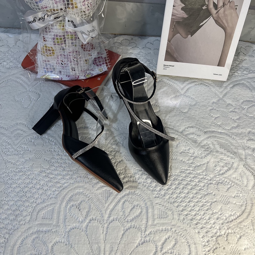 Giày cao gót bigsize bít mũi trơn phối quai đá cao 7 cm size 40-44