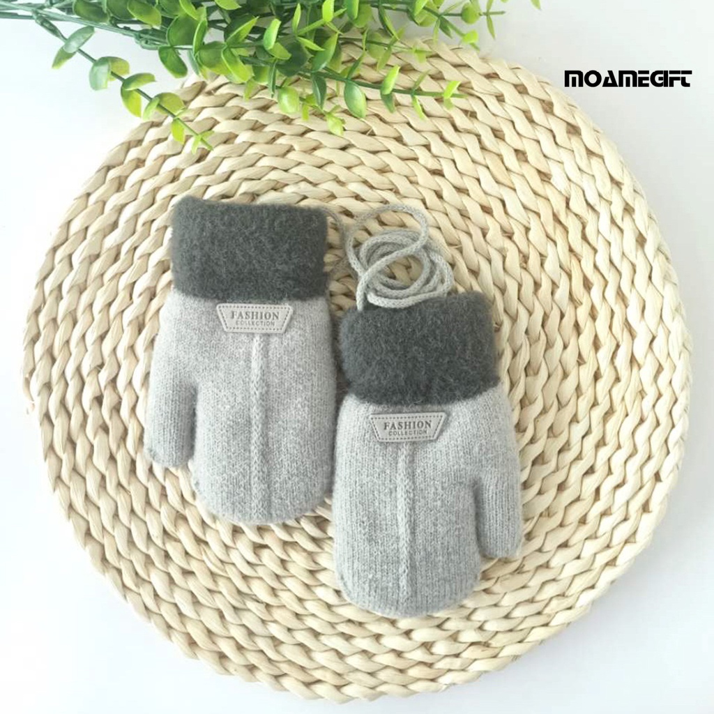1 Cặp Găng Tay Mùa Đông  Dây Thừng Lông Cừu Dày Dặn Màu Trơn In logo Chữ Có Dây Treo Cho Bé