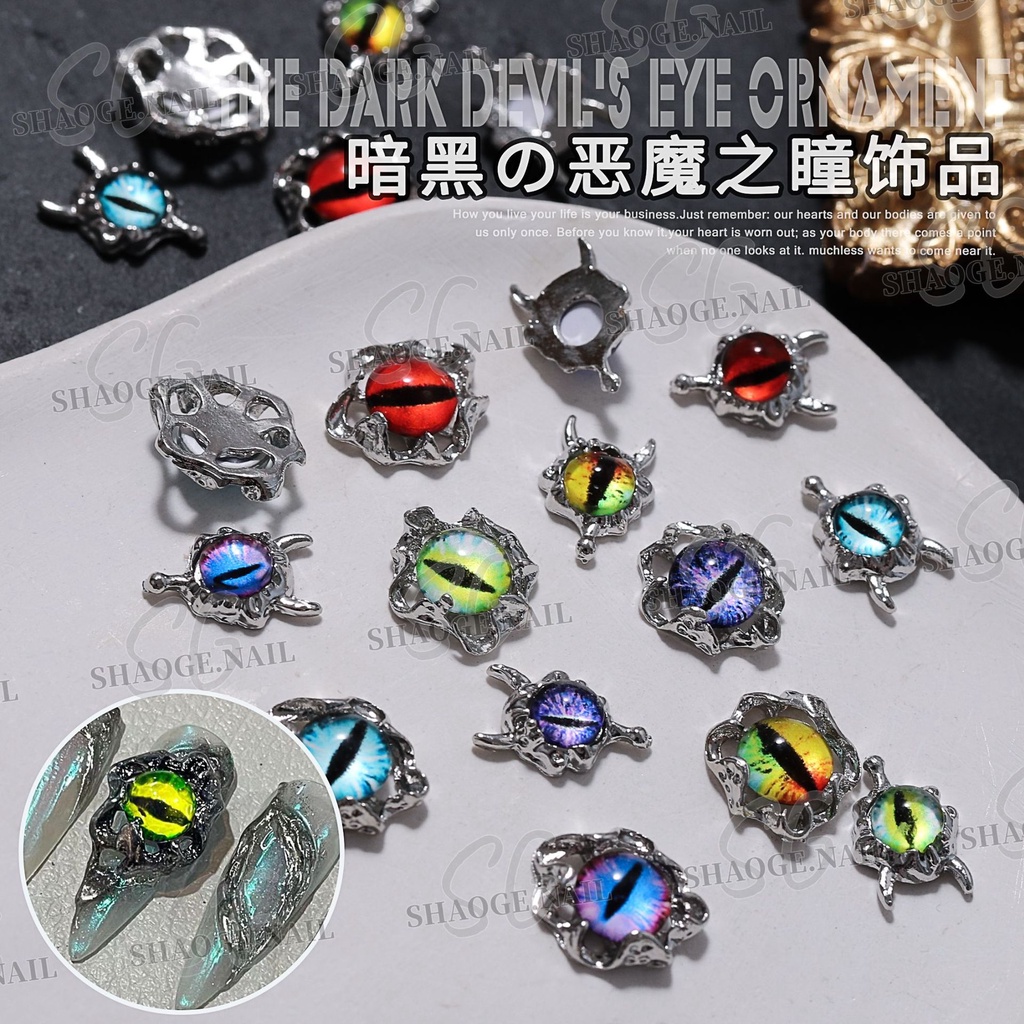 Charm nail cá tính phong cách y2k