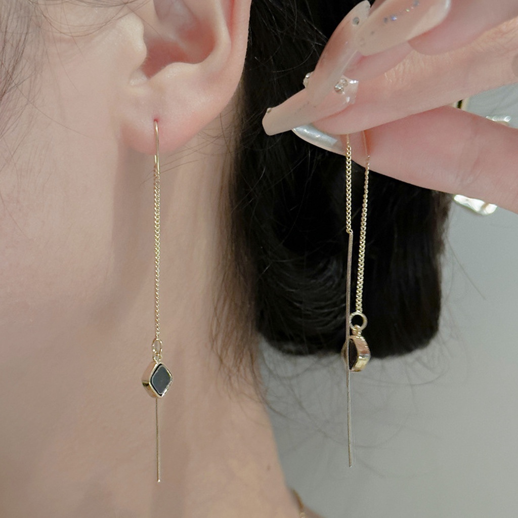 1 Đôi Bông Tai Dài Tua Rua Hình Trái Tim Thời Trang Dành Cho Nữ