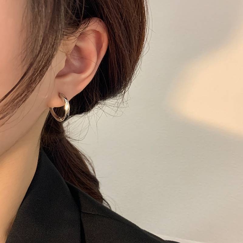 Bông Tai Mạ Bạc 925 Kiểu Xoắn Thời Trang Cho Nam & Nữ