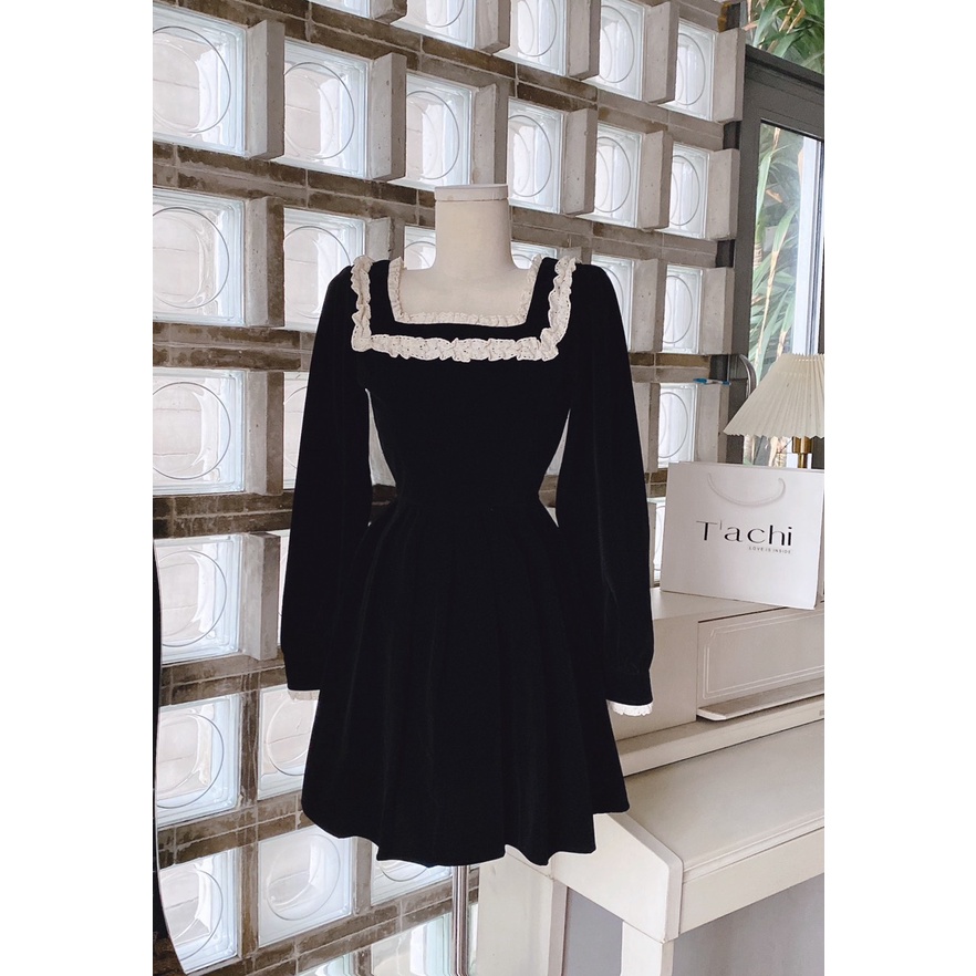 ĐẦM NHUNG ĐEN CỔ VUÔNG VIỀN BÈO TAY DÀI