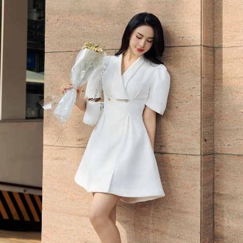 NHẬN NGAY VOUCHER 200K HÔM NAY || JOVEN Đầm Ngắn Hailey Cổ Vest Tay Phồng Chiết Eo Thanh Lịch