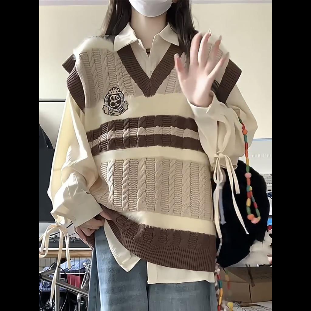 Set Áo Sơ Mi Hoa Anh Đào + Áo Khoác Ghi Lê Dệt Kim Không Tay Thêu Biểu Tượng Lông Thú Phong Cách Đại Học Cho Nữ Sinh / set