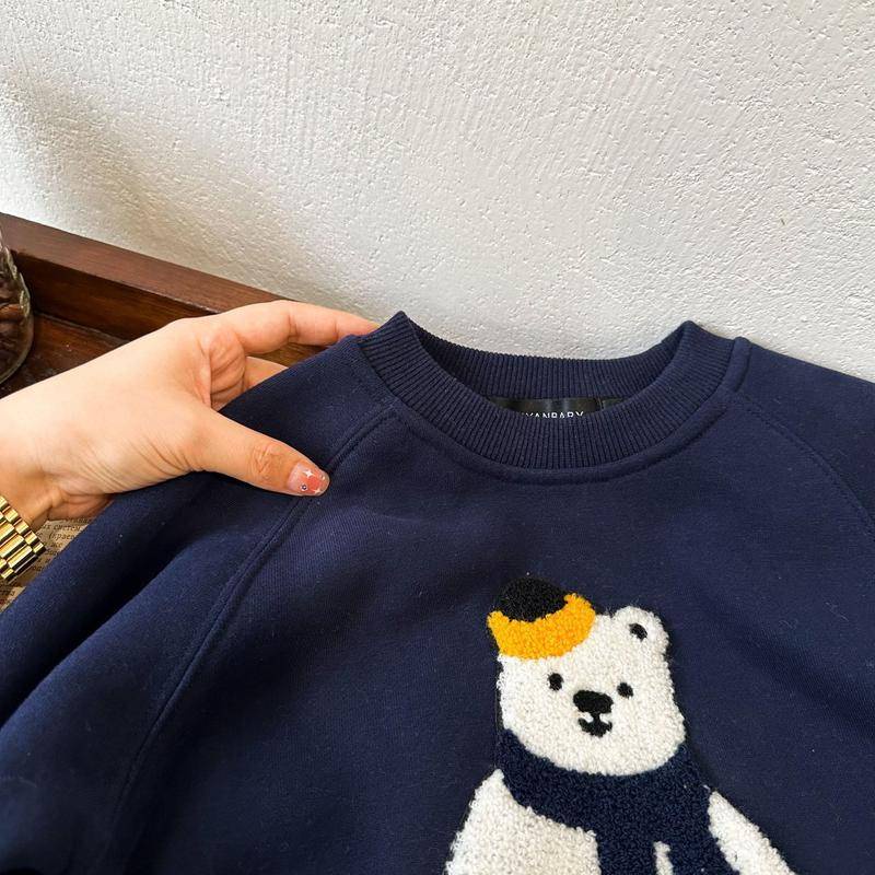 Áo nỉ nhung dài tay cổ tròn thu đông 2023 cho bé trai và bé gái thêu hình gấu 3D