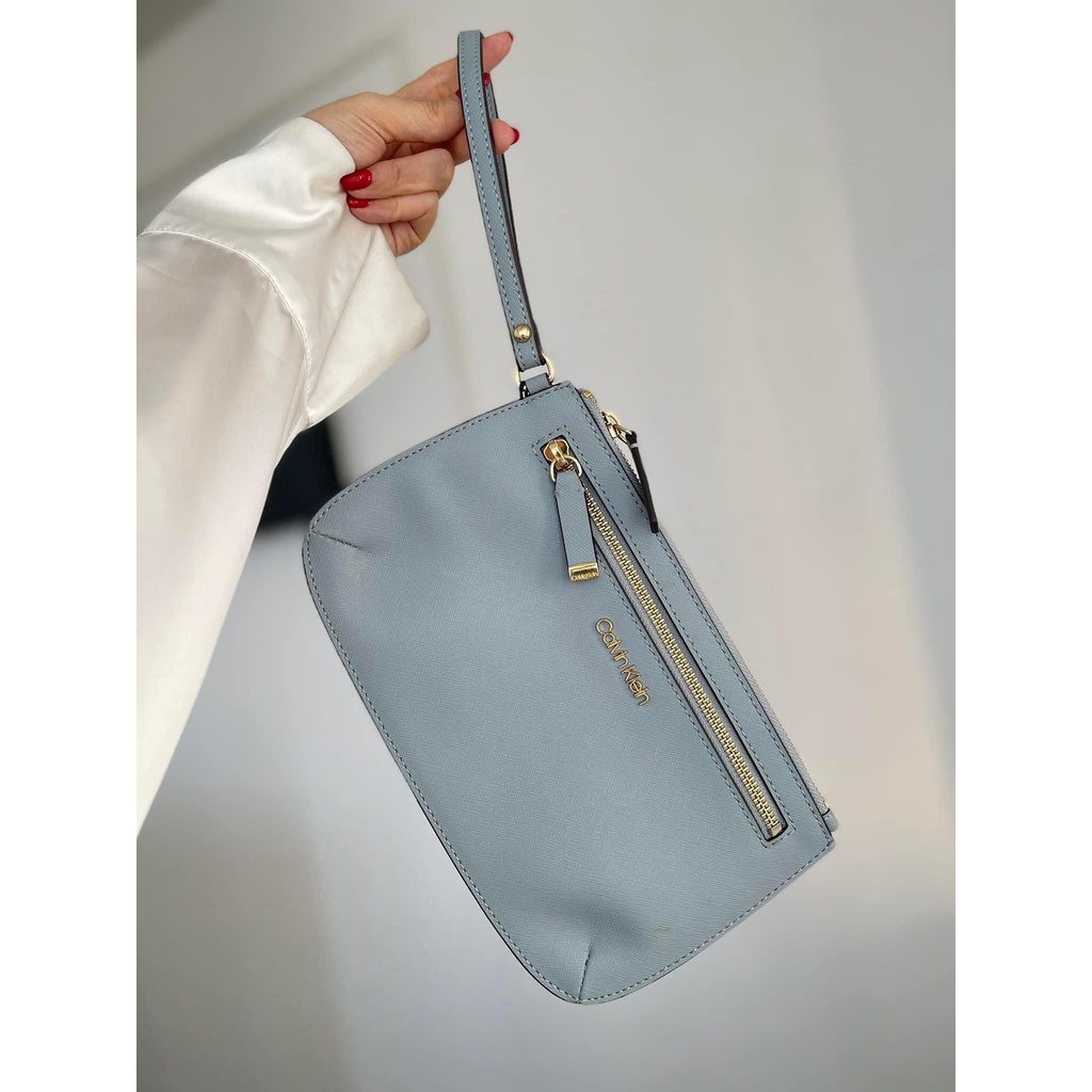 Ví nữ Calvin Klein quai móc siêu bền -Size 23x15cm, ngăn kéo phụ mặt trước, phone card thoải mái Chính Hãng