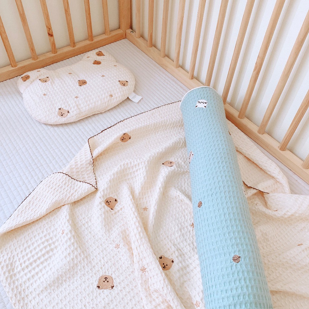 Gối Ôm Monona Vải Waffle Sợi Tre Kiêm Gối Chặn Chần Bông Vải Waffle Cao Cấp Họa Tiết Đáng Yêu Cho Các Bé