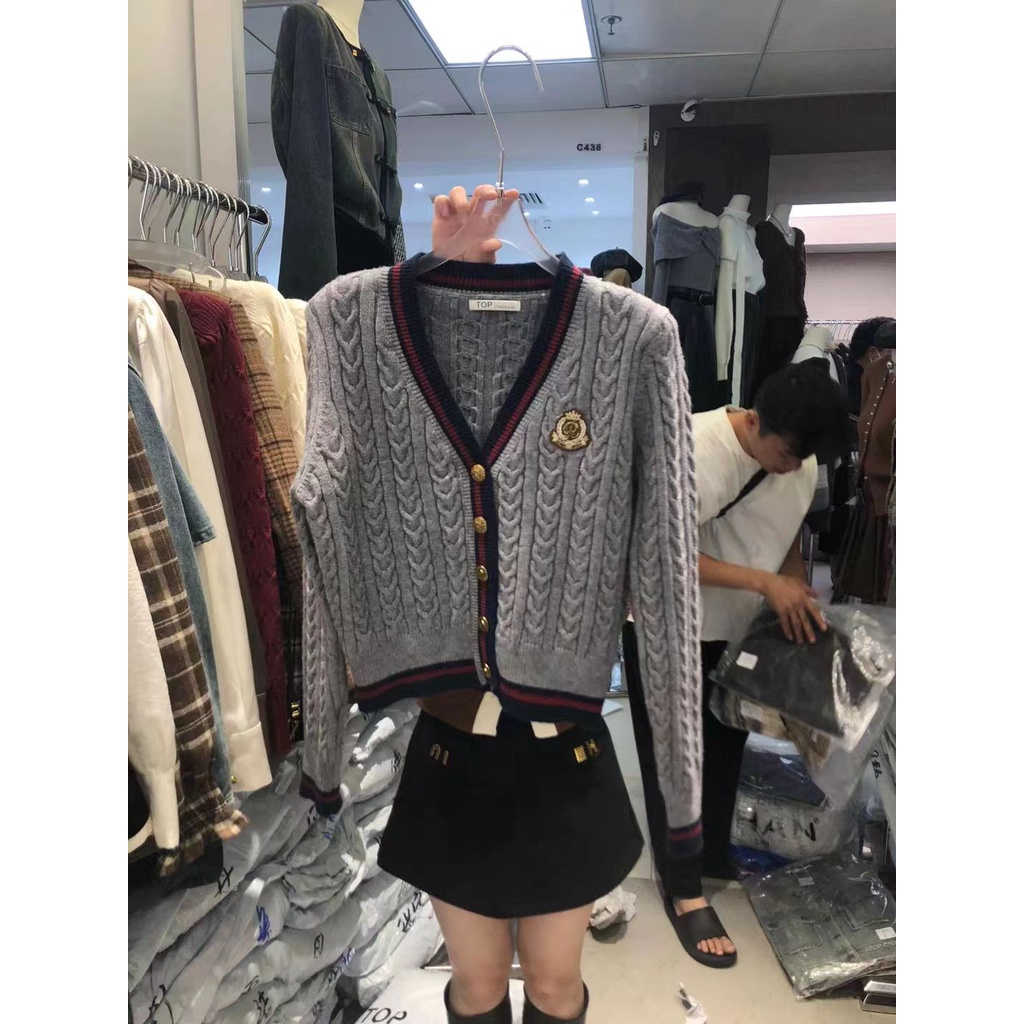 Áo sweater Tay Dài Cổ Chữ v Thêu Họa Tiết Màu Sắc Tương Phản Thời Trang Mùa Thu 2023 Cho Nữ topchanlin