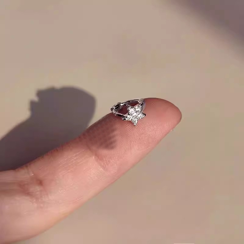 1 Khuyên Tai Tròn Mạ Bạc s925 Đính Đá zircon Hình Ngôi Sao Lấp Lánh