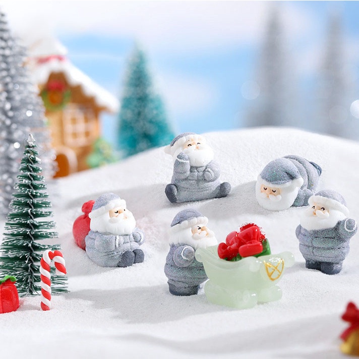 Mô hình ông già noel mặc áo ấm kiểu Hàn trang trí bàn học giáng sinh, terrarium noel