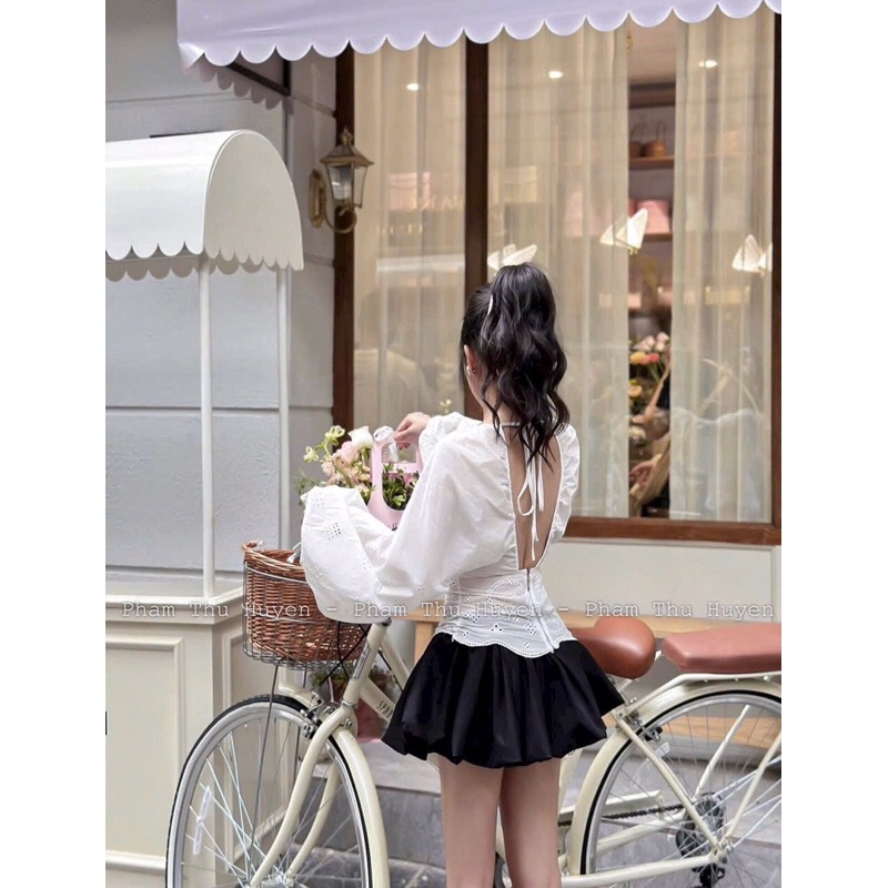 Set áo thô thêu gấu lượn tay bồng chân váy kaki