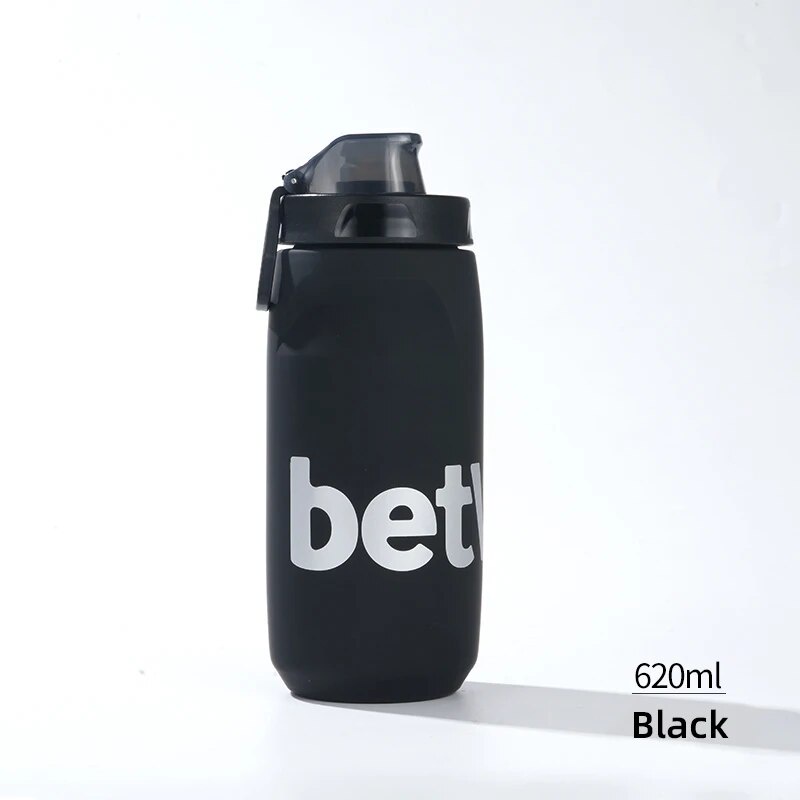 Betway Bình Đựng Nước 620 / 750ml Nắp Lật Chống Bụi Có Tay Cầm Tháo Rời Tiện Dụng Cho Xe Đạp