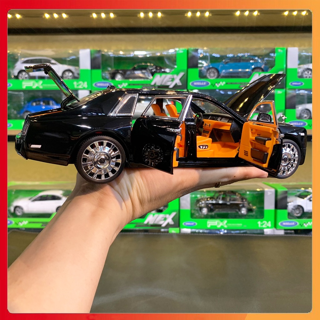 Mô hình xe Rolls Royce Phantom VIII tỉ lệ 1:20 XLG