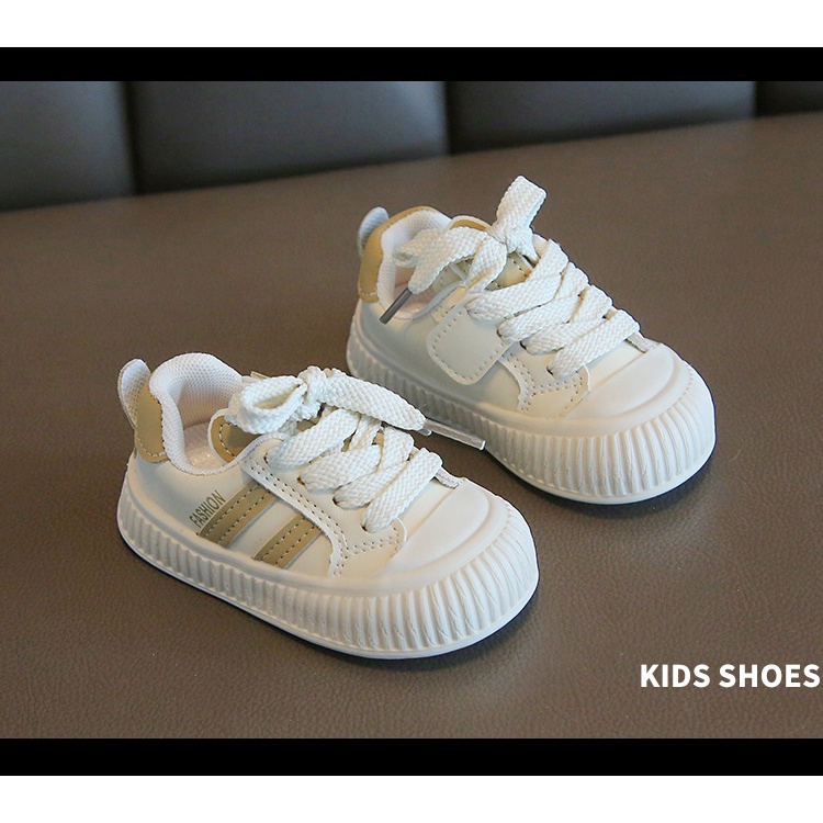 Giày Thể Thao Da Đế Mềm Chống Trượt Thời Trang Xuân Thu Cho Bé