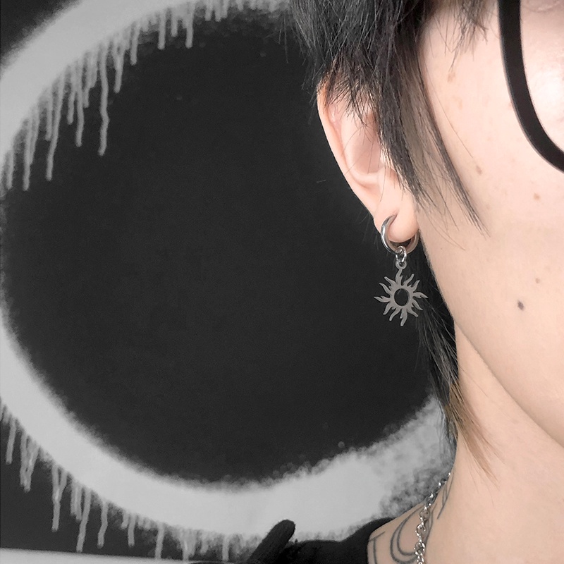 Khuyên Tai Mặt Trời Bằng Thép Titan Không Cần Xỏ Lỗ Chống Dị Ứng Không Phai Màu Phong Cách hip hop Cho Nam