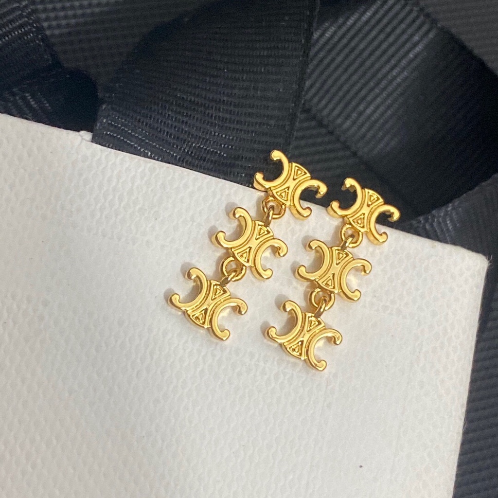 Celiness Khuyên Tai Đơn Giản Bằng Thép Titan / logo Chữ Cái / Cá Nhân / Tinh Tế / Thanh Lịch Cho Nữ