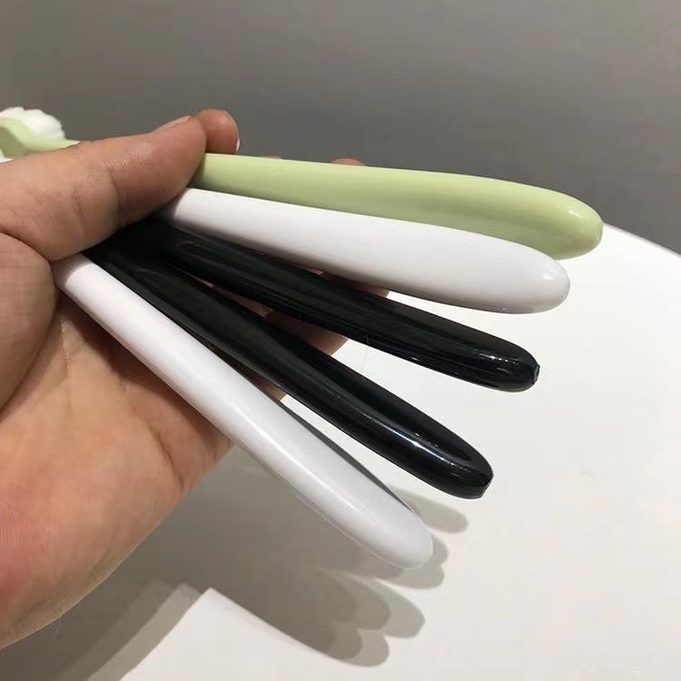 Bàn Chải Đánh Răng Lông Mềm Cho Người Lớn Và Trẻ Em