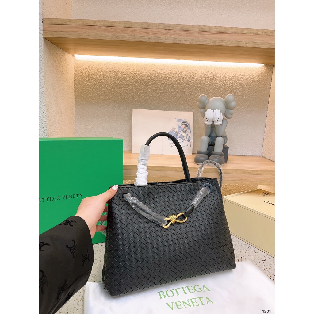 Bottega Veneta new advanced Denim hand-held messenger bag simple temperament large capacity dumpling bag all-match fashion hand-held women's bag