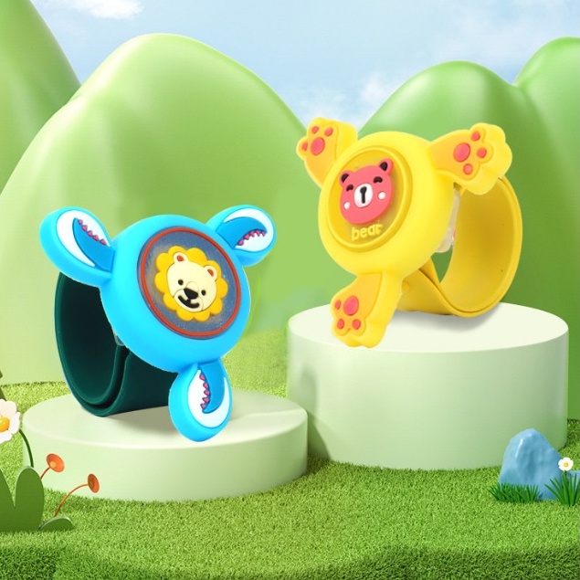 Đồng hồ xoay vòng tinh dầu chống muỗi đeo tay có đèn phát sáng hoạt hình dễ thương quà tặng cho bé