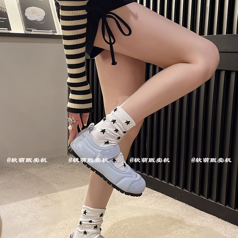 Vớ cotton Mỏng Họa Tiết Ngôi Sao Nổi Màu Trắng Đen Dễ Thương Dành Cho Nữ