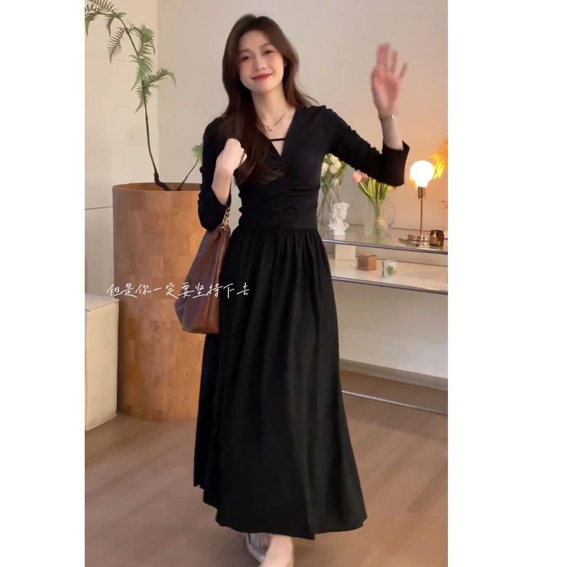 Đầm Nữ Cổ Chữ v Màu Đen Phối Bèo Phong Cách Pháp Thanh Lịch