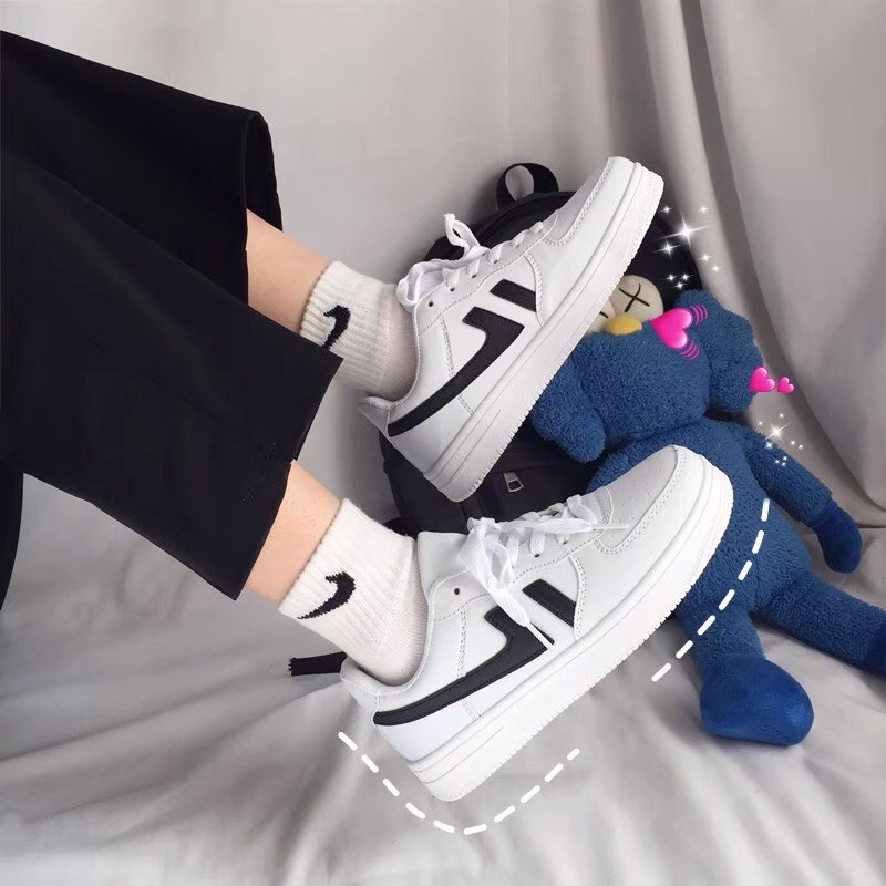 Giày Thể Thao Nữ Đế Bằng ARUKI Năng Động AF56