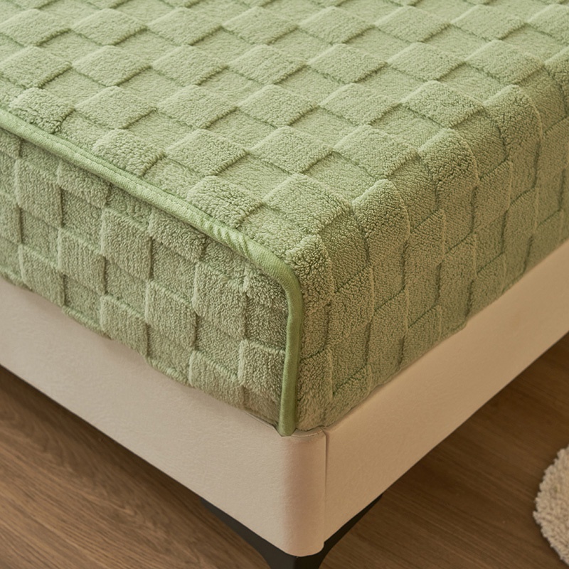 1 Bộ Ga Trải Giường flannel Màu Xanh Lá Cây Chống Trượt Ấm Áp Với Dây Thun Co Giãn Cho Giường Đơn / queen / king