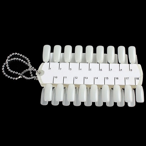 Bảng Màu Trưng Bày Lọ Sơn Móng Tay 36 Ô Kèm Dây Xích