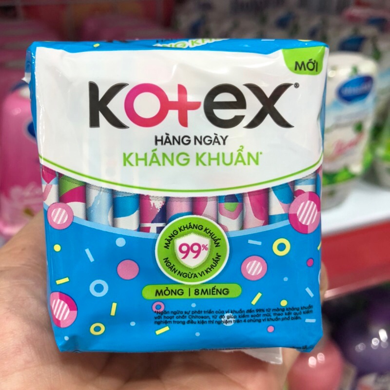 Băng Vệ Sinh Hằng Ngày Kotex Siêu Mềm Kháng Khuẩn Gói 8 Miếng