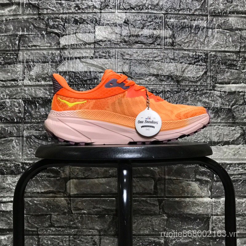 Hola one challenger atr 7 Moc Cam Xanh Lá d8vp