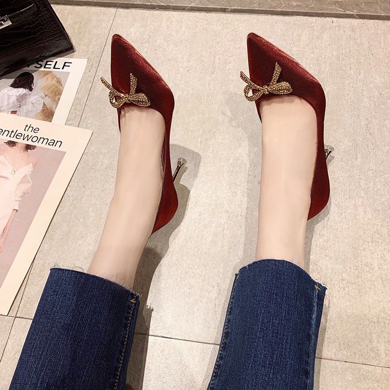 Giày Cao Gót Mũi Nhọn Đính Đá Lấp Lánh Thiết Kế Mới Thời Trang Mùa Xuân Dành Cho Nữ