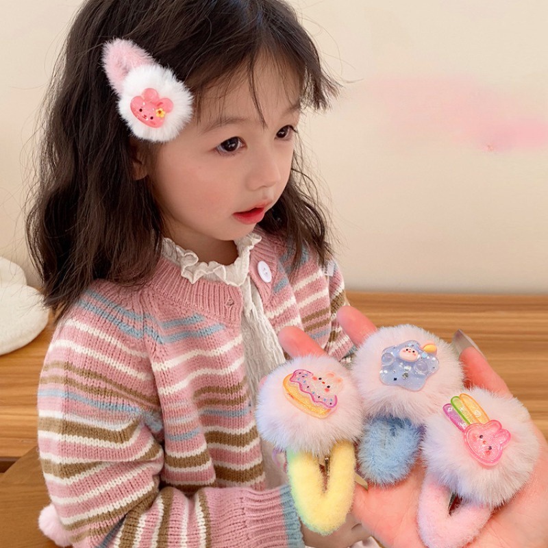 Kẹp Tóc Đính Lông Nhung Mềm Mại Cho Bé