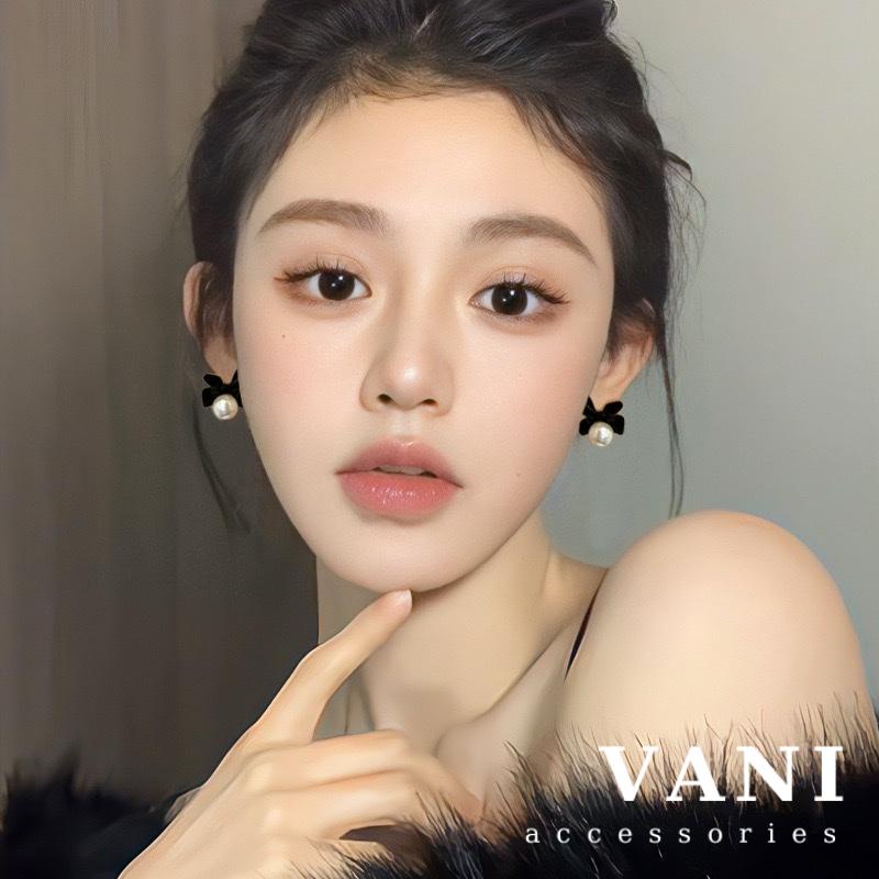 Khuyên Tai Nơ Đen Đính Hạt Châu - Vani Store - TS001093