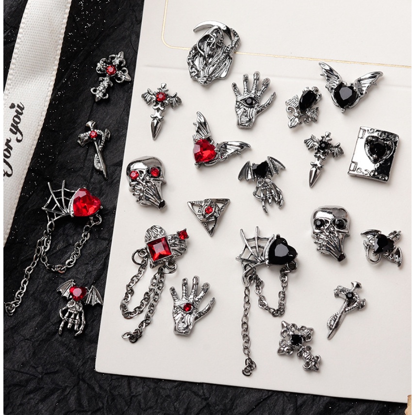 Phụ kiện trang trí móng tay bằng hợp kim nạm kim cương phong cách tối màu phù hợp / Móng tay nghệ thuật hình con quạ hình đầu lâu bằng kim cương / Dây chuyền tình yêu trang trí móng tay