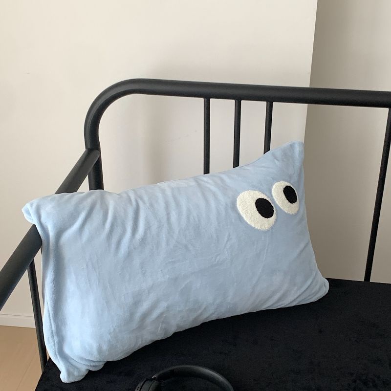 Cặp Vỏ Gối Nhung Hai Mặt 48x74cm Họa Tiết Đôi Mắt To