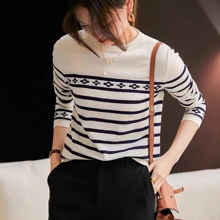 H Áo sweater Cổ Tròn Tay Dài Kẻ Sọc Thời Trang Thu Đông Cho Nữ