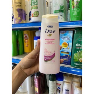 Sữa Tắm Dưỡng Thể Dove Sakura Blossoms 200g