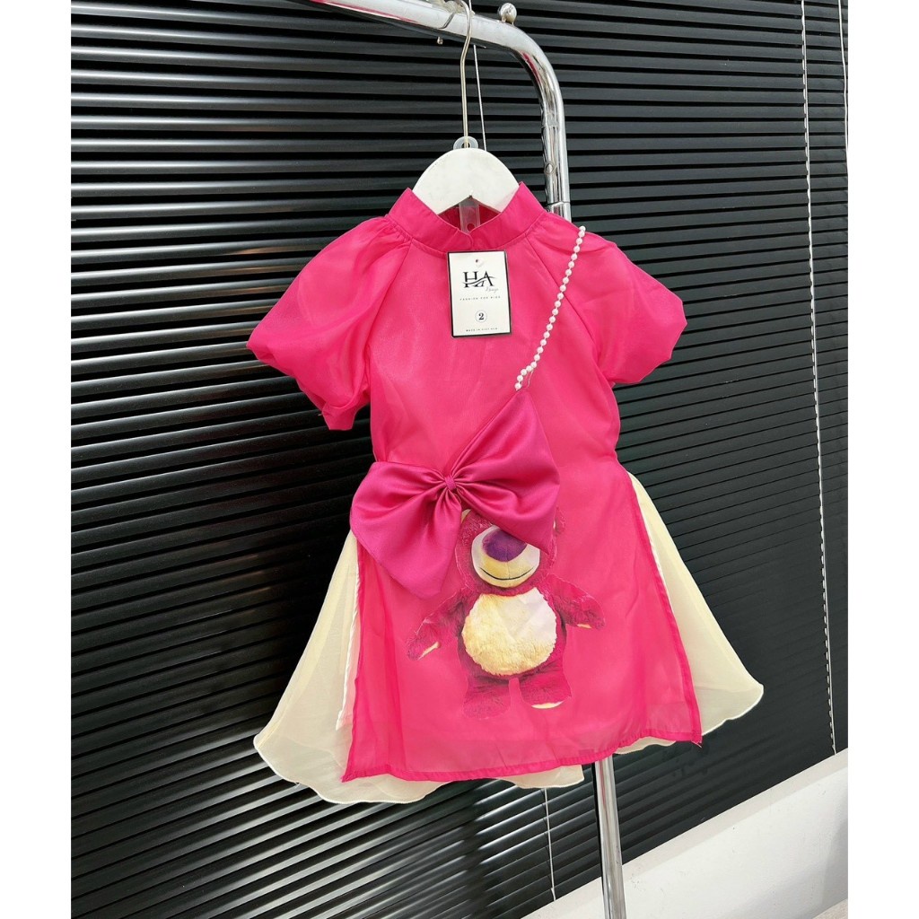 Áo dài gấu dâu lotso chất liệu tơ óng 2 lớp mềm mịn cho bé xinh