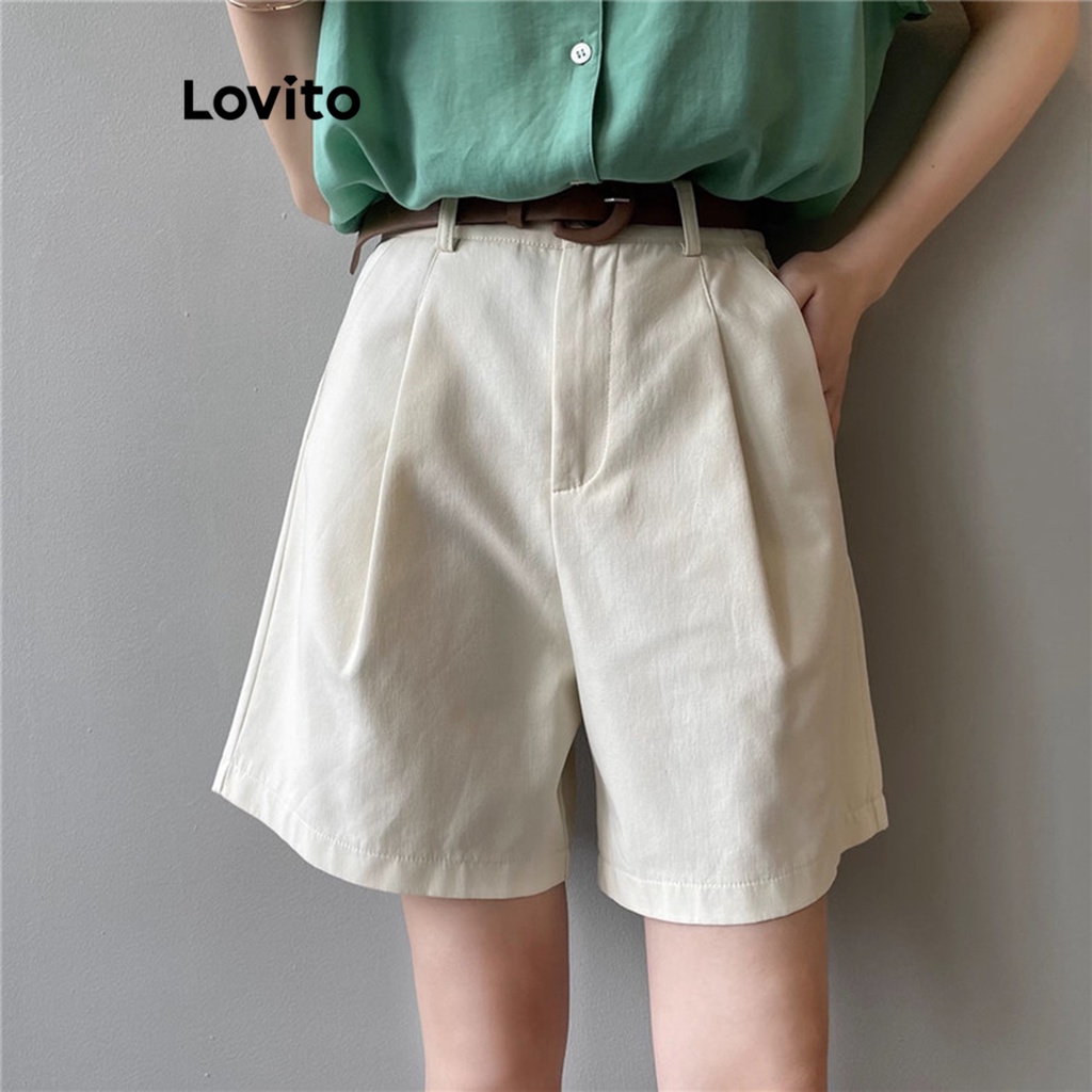 Lovito Quần short xếp ly có túi trơn thông thường cho nữ LNE29267 (Trắng)