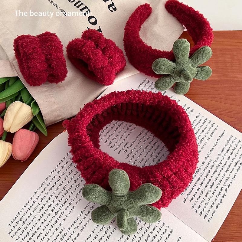 Băng Đô Cài Tóc Phủ Lông Họa Tiết Lá Dâu Hoạt Hình Dễ Thương Dùng Rửa Mặt