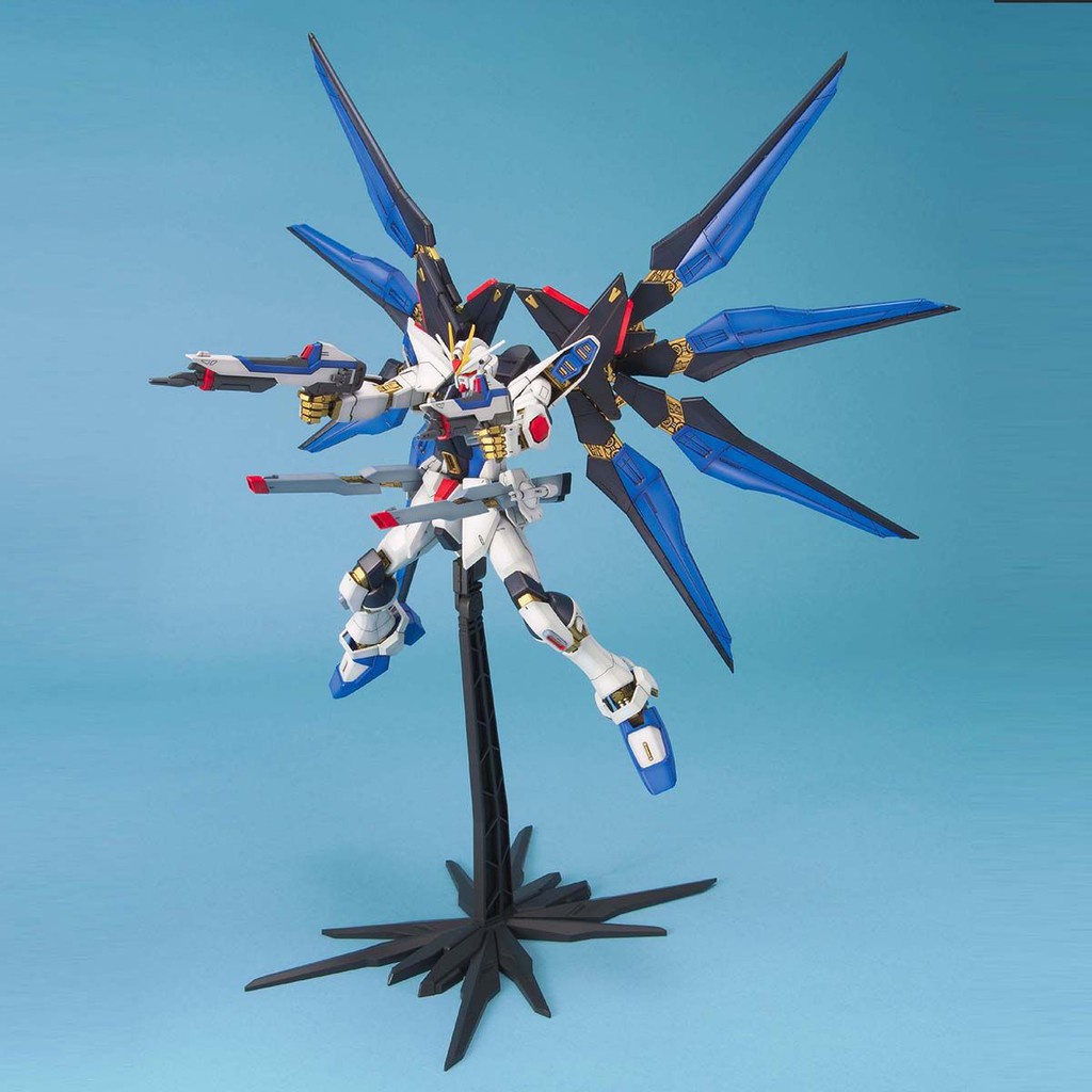 Mô Hình Gundam Bandai MG Strike Freedom Gundam 1/100 Gundam SEED Destiny  tặng ôtô