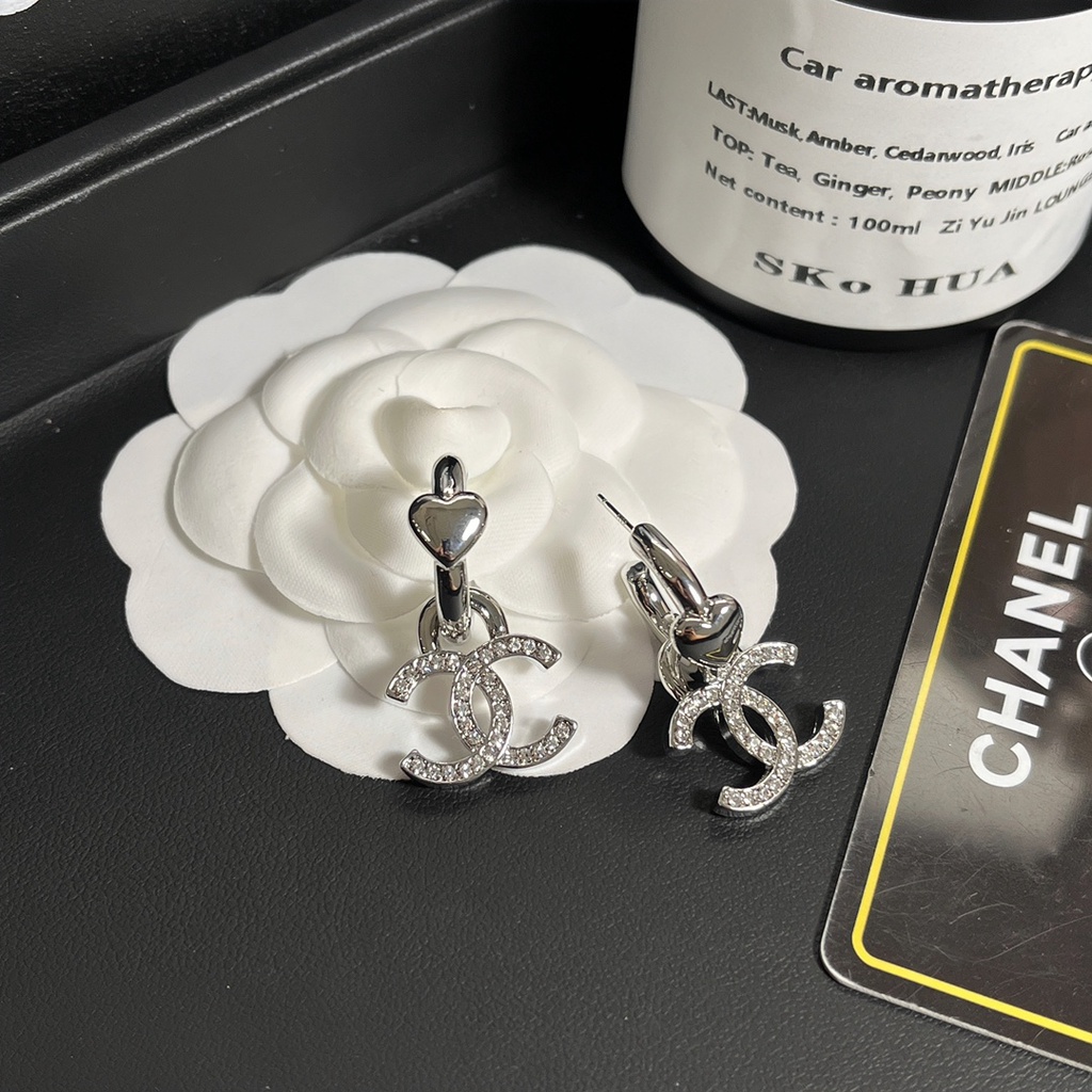 Thời Trang Bông Tai Tròn Bằng Thép Titan Chống Nước Không Gỉ In logo Chữ Cá Tính Cho Nữ