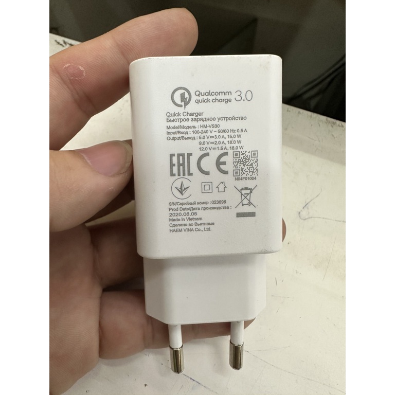 củ sạc vsmart 18w 3A màu Trắng  sạc nhanh cho tất cả các đời máy