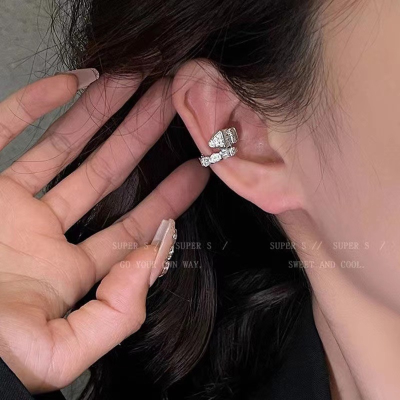Thời Trang Khuyên Tai Hình Rắn Đính Đá Lấp Lánh Phong Cách Hàn Quốc