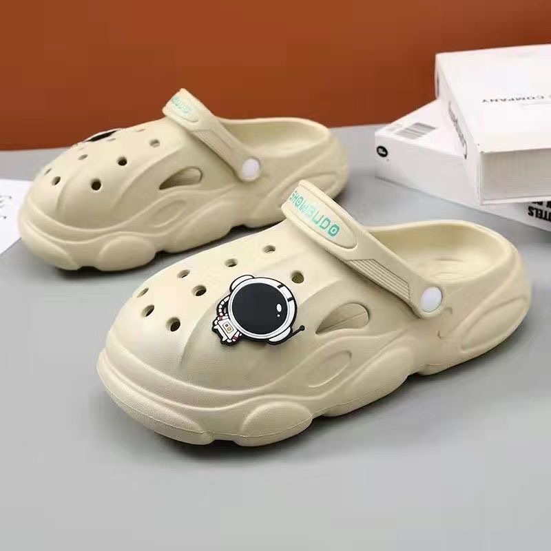 Dép Sandal Đế Dày Chống Trượt Họa Tiết Hoạt Hình Thời Trang Mùa Hè Cho Nam