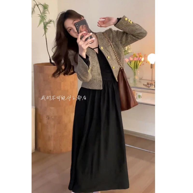 Đầm Nữ Cổ Chữ v Màu Đen Phối Bèo Phong Cách Pháp Thanh Lịch