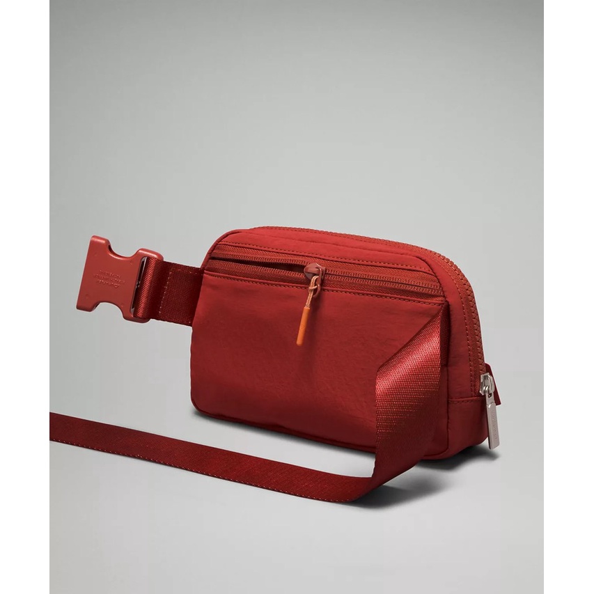 Túi Lulu Everywhere Beltbag Túi đeo hông, đeo chéo