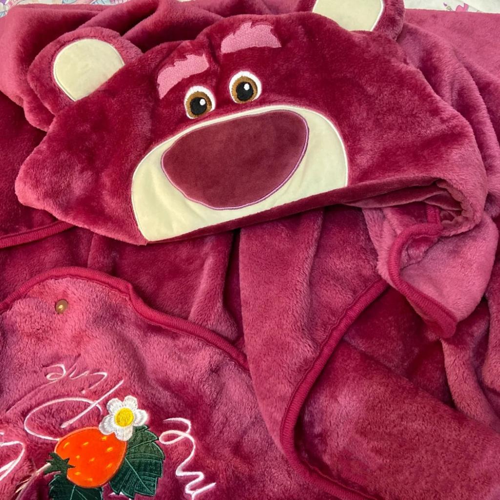 Chăn Lông Cừu San Hô Cỡ Lớn Hình Gấu / Dâu Tây Có Mũ Choàng Điều Hòa Không Khí