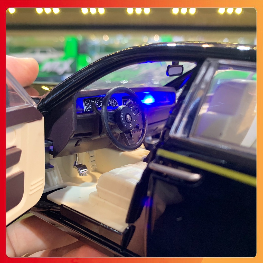 Xe mô hình Rolls Royce Phantom VIII