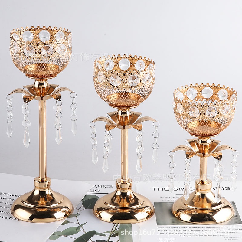 Giá Đỡ Đèn Cầy Bằng Kim Loại Phong Cách Châu Âu Sang Trọng